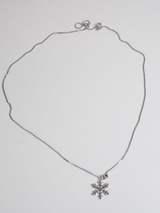 Anthropologie Jewelry - Snowflake necklace silver bridal cute